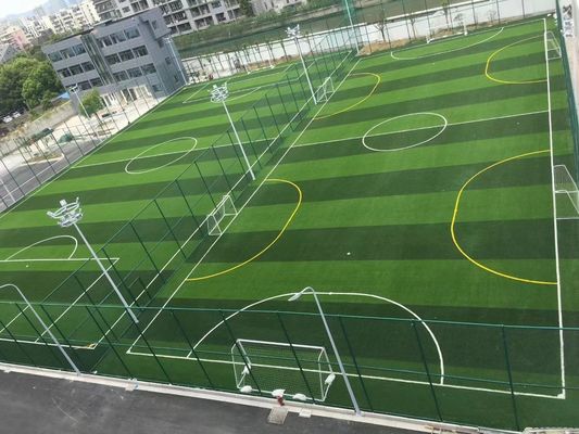 چمن مصنوعی زمین فوتبال با ظاهر طبیعی PE 50 میلی متر